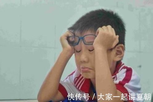 父母|“聪明的父母从不让孩子住校”白岩松:住校的伤害,远超你的认知