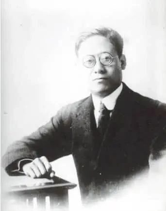 他的楷书被誉为“标准楷书”,开启了楷书的新时代,方正谨严