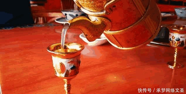 泰国|【全球FUN享】色达的昼与夜，转山转水转佛塔