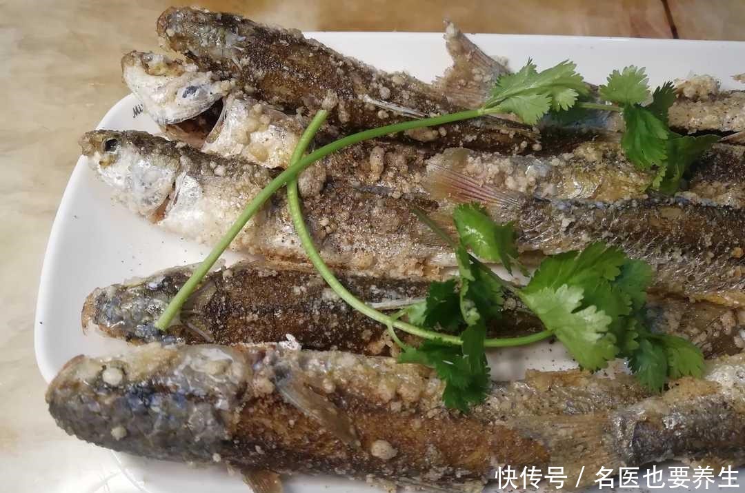 鲜嫩|香炸乌鲻鱼,只要两样调料,表皮酥脆,鱼肉鲜嫩