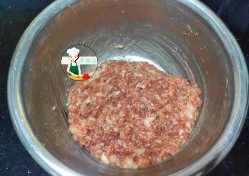  饺子|冬天，萝卜白菜靠边站，用它做馅包饺子，粉糯鲜香营养高，便宜好吃