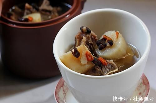 補(bǔ)藥一堆不如黑豆一把，此吃法效果翻10倍，常食百病不生