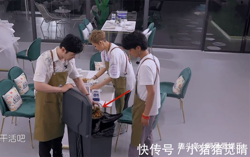 黄晓明|中餐厅每人一道拿手菜 都夸对方做的好吃 她的菜却剩了一大半！