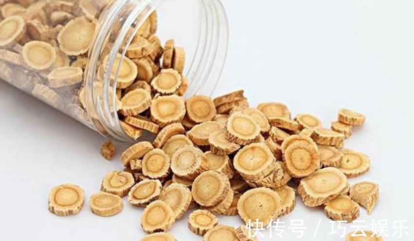 祛湿|4种药材和黄芪一起泡水喝，不仅能补血祛湿，肝肾也要感谢你