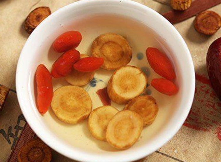 枸杞|枸杞和“它”是天生一对,若能连喝3天,可能肾补满,肝也干净了