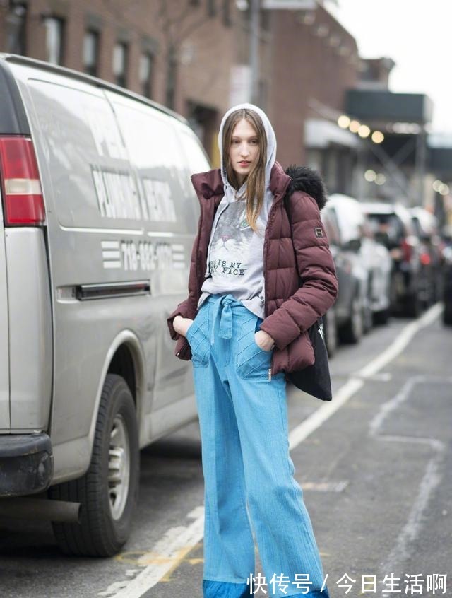 大衣 大衣“过时”了,今年冬天流行这件“羽绒服”,时尚大气又保暖!