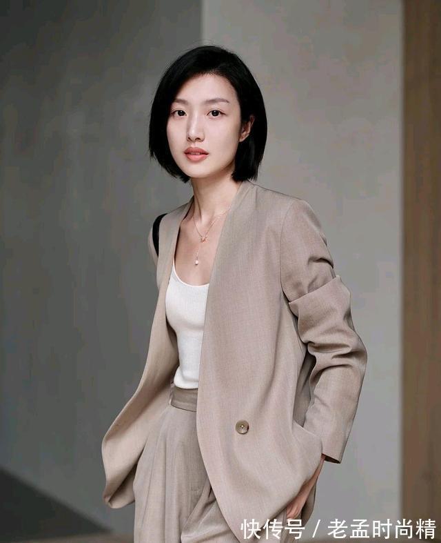 中性|如果觉得穿腻了别的穿搭风格,那就可以细细品味一番中性风穿搭