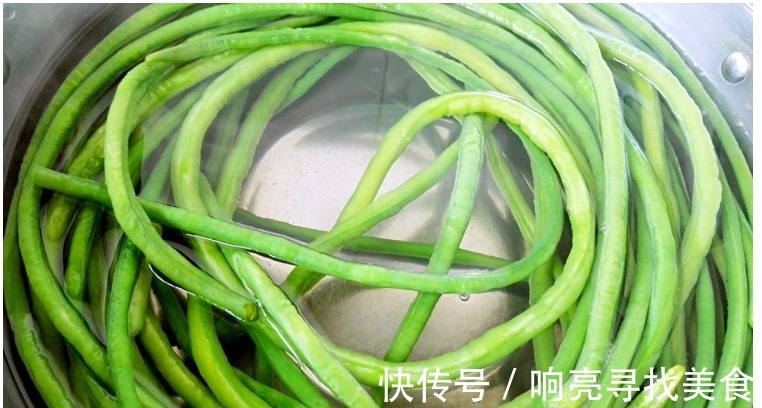 脆爽|入秋后,记得抓紧吃的菜,10分钟上桌,荤素搭配,好吃放不下筷!