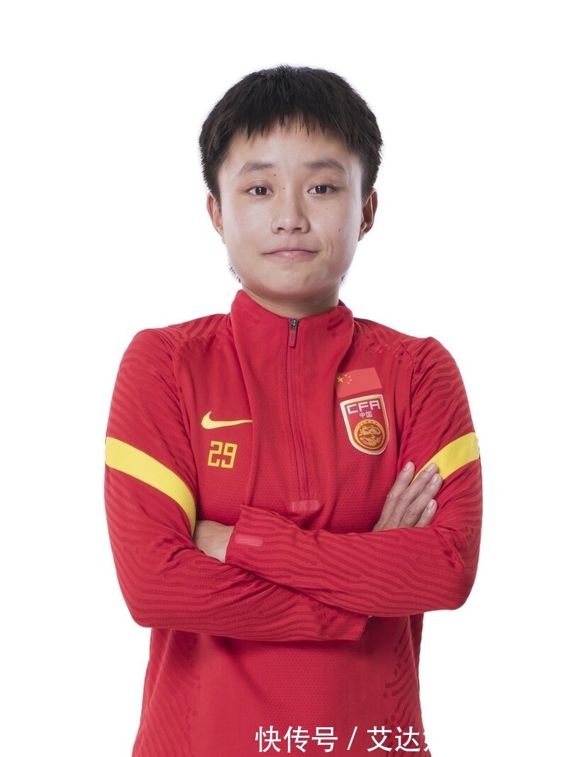 中国男足|又一名中国女足球员想留洋!水庆霞教练、中国足协将成大赢家
