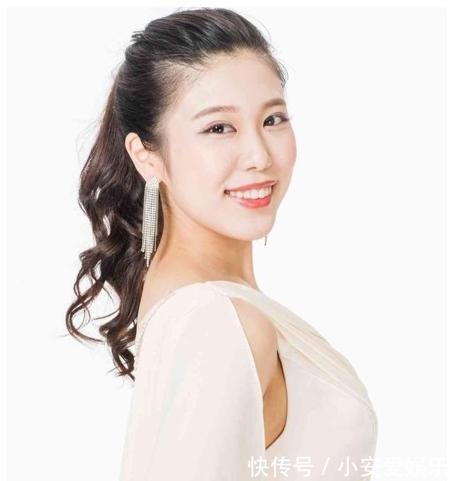 大学生|2022日本国际小姐出炉,22岁美女翻译夺冠