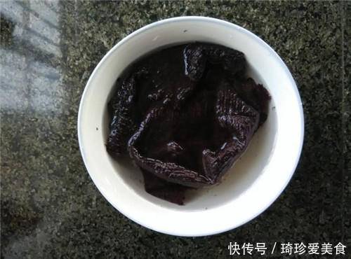 此菜是“钙中钙”,钙是鱼5倍,牛奶10倍,利于牙齿骨骼发育