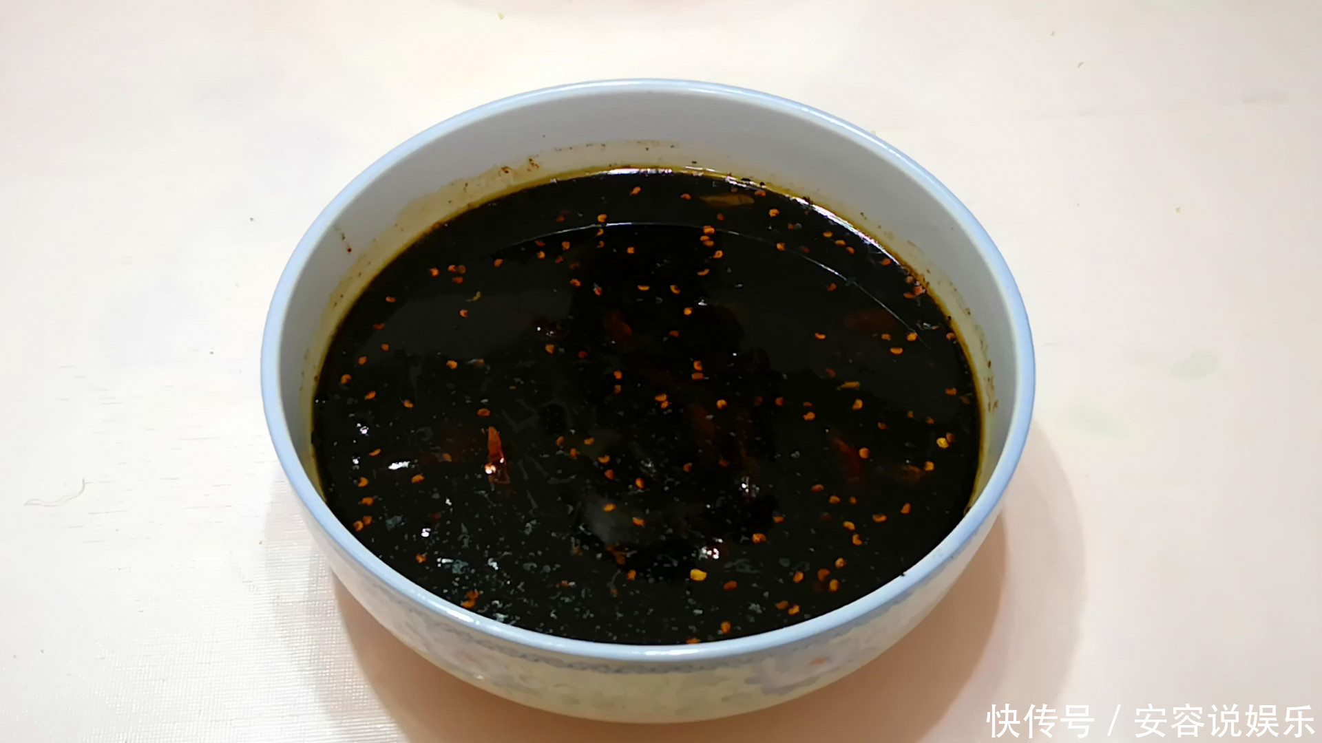 吃肉|腌辣椒别只会加盐了,教你秘制腌法,我家隔三差五做,比吃肉还香