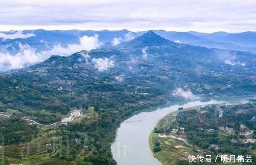 雨天|我国唯一未被污染的长江支流，雨天变“血河”，两岸毒蛇成群