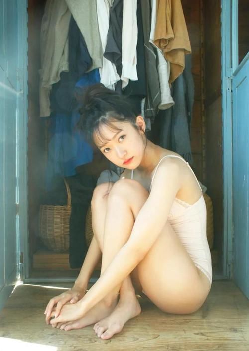 初恋女友|157cm萌妹成新晋初恋女友,小个子也有惊艳穿搭?全靠逆天比例