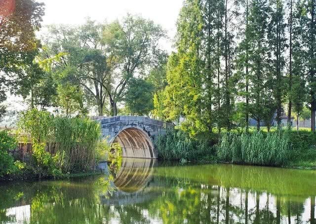  唯一|史上唯一和孔子齐名，去世后能让孔子亲笔题写碑文的人，到底是谁