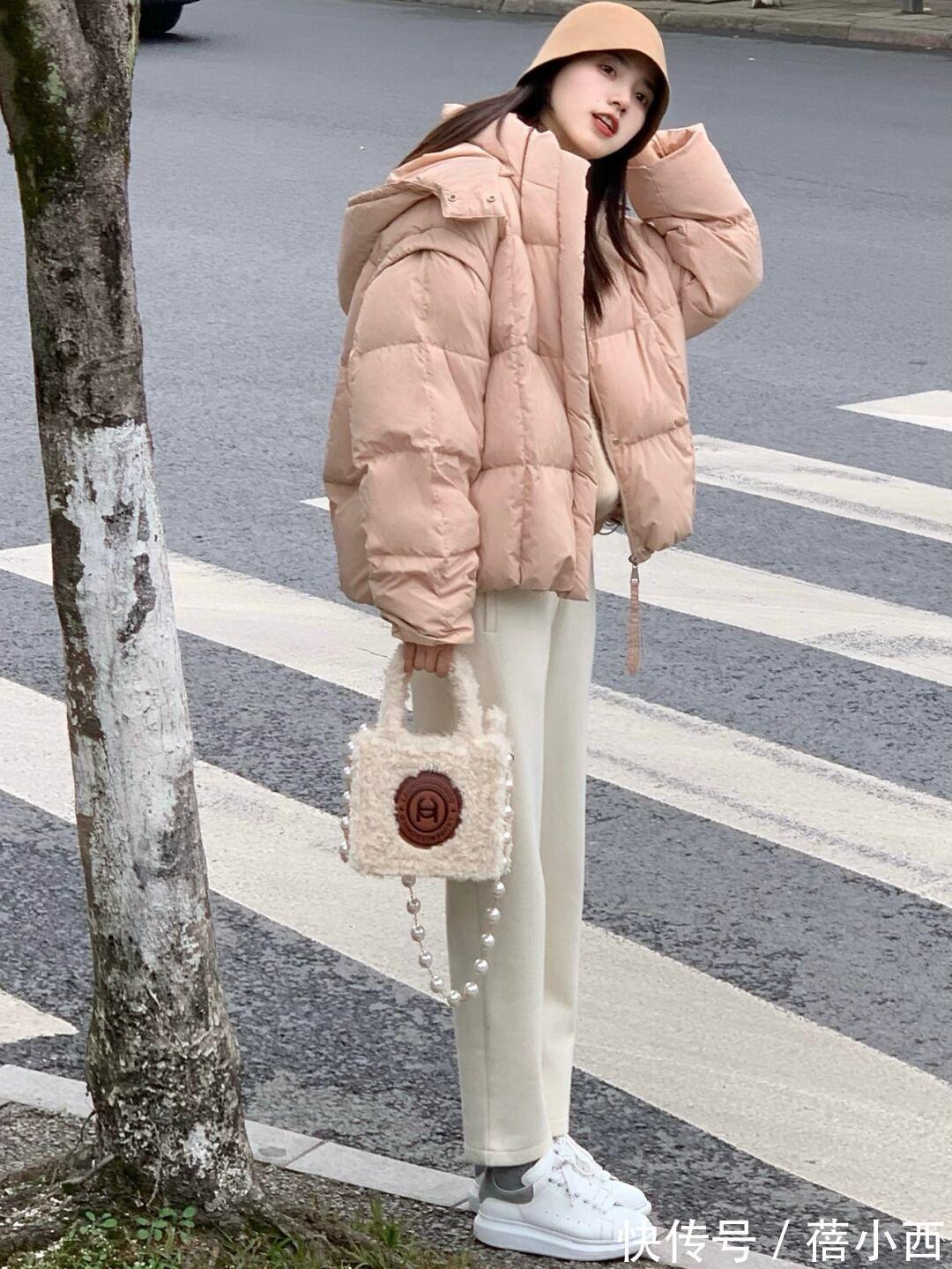 洋气|女人无论年纪多大,穿“羽绒服”都能时髦洋气,跟博主照穿就行