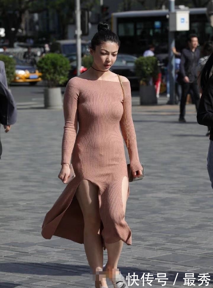 喜欢|街拍:丸子头发型 紧身裙搭配 你喜欢这样的吗