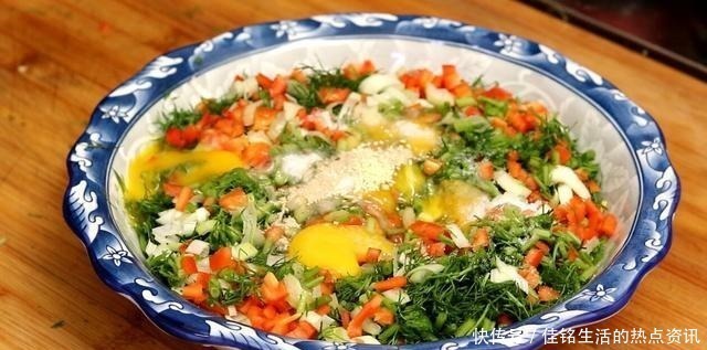 小董|7月,遇见这菜我从不放过,2块钱一斤,又香又嫩,常吃胃口好