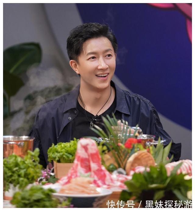 椰子|这街火锅局：王一博和刘宪华用脚开椰子，张艺兴玩游戏输给韩庚