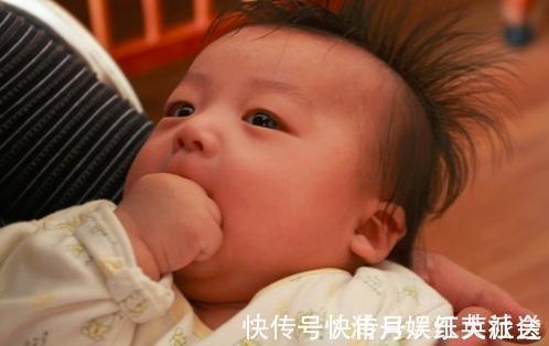 关玲|宝宝握拳头、挥手是为何这五种“暗语”需了解，帮助宝妈读懂娃