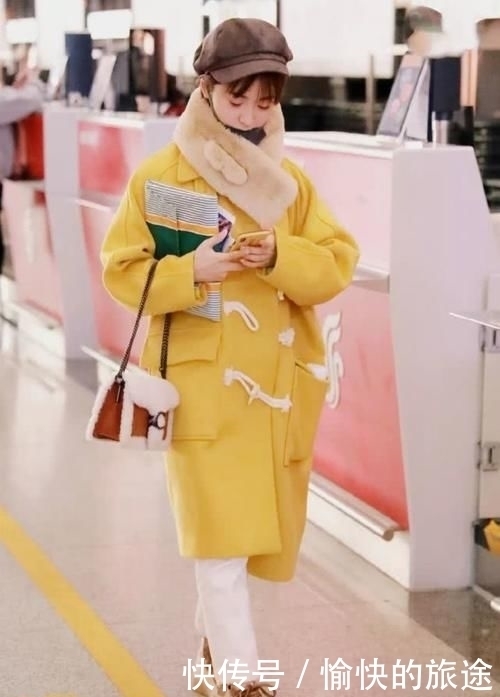 选择|穿呢子大衣的你,包包是怎么选的学会这几点,背包时髦不麻烦