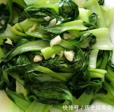 含有大量|炒青菜,别直接下锅炒教你这2招,无论炒啥菜都好吃,鲜嫩翠绿