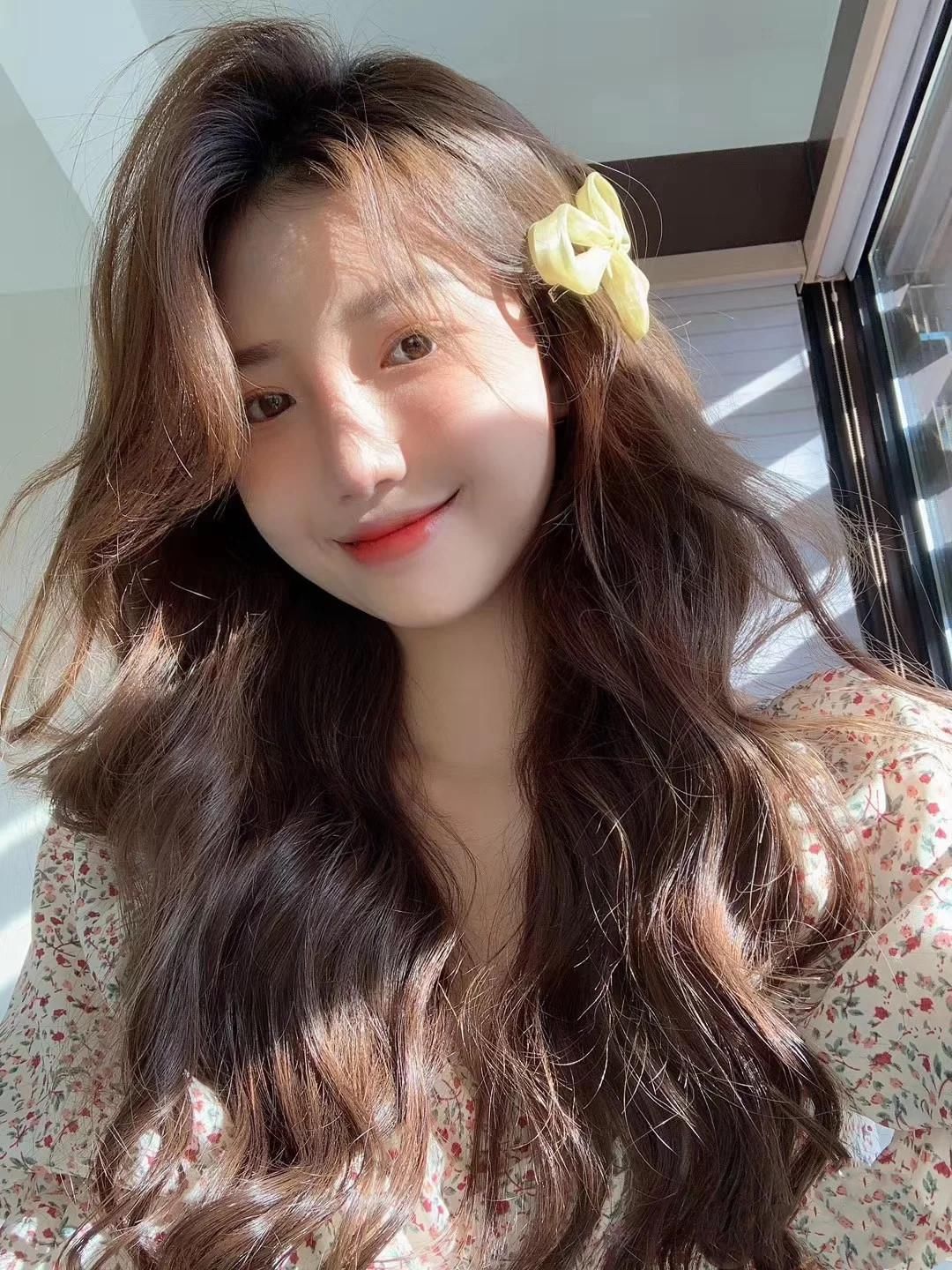 看倦了黑发色怎么办？不如试试这四款万能发色，显白还不挑人