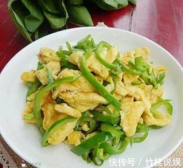 青椒鸡蛋|辣椒炒鸡蛋,先炒鸡蛋还是先炒辣椒如此做法,脆辣爽口!