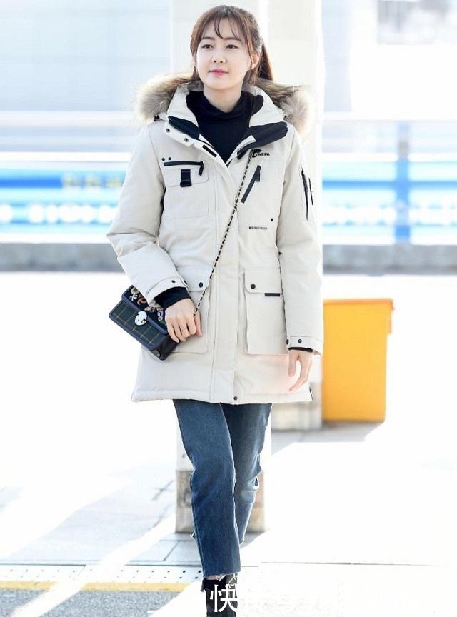 羽绒服|羽绒服臃肿,这个腰部细节,羽绒服穿得显瘦又好看