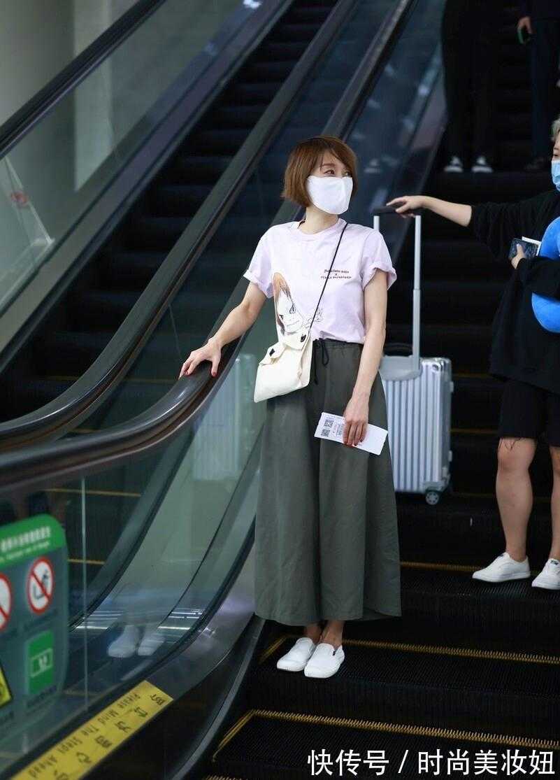 阔腿裤 马伊琍气质真独特,T恤配阔腿裤就能穿出高级感,不愧是气质女神