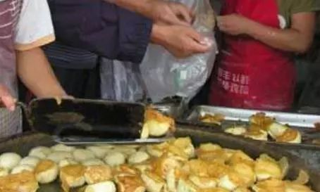 大爷|卖了30年早餐大爷做“水煎包”的4个诀窍，不懂你的煎包白做了