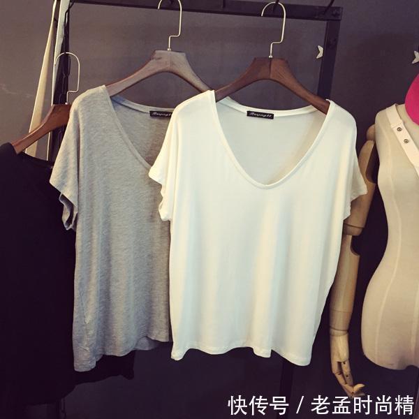 字母 对于微胖MM来说,一定要穿宽松的T恤,显瘦遮肉,你的首选