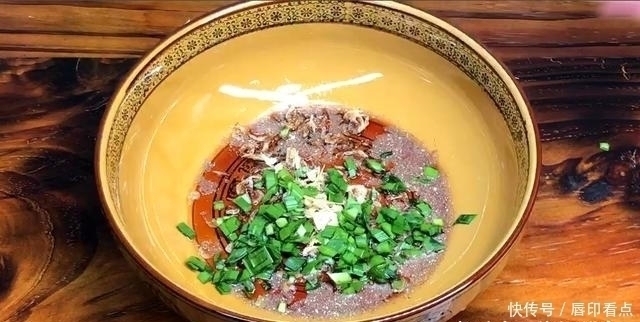 早餐如此做,比馒头包子都简单,不用发酵不用等,出锅3碗不够吃