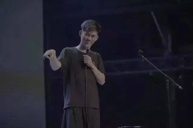  两箱寿司|当一个厨子去讲脱口秀，连舞台都变得好笑