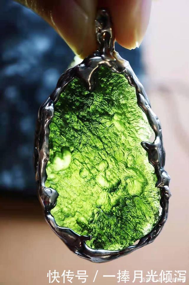 把珠宝做成心脏的样子，分享一些充满创意元素的珠宝