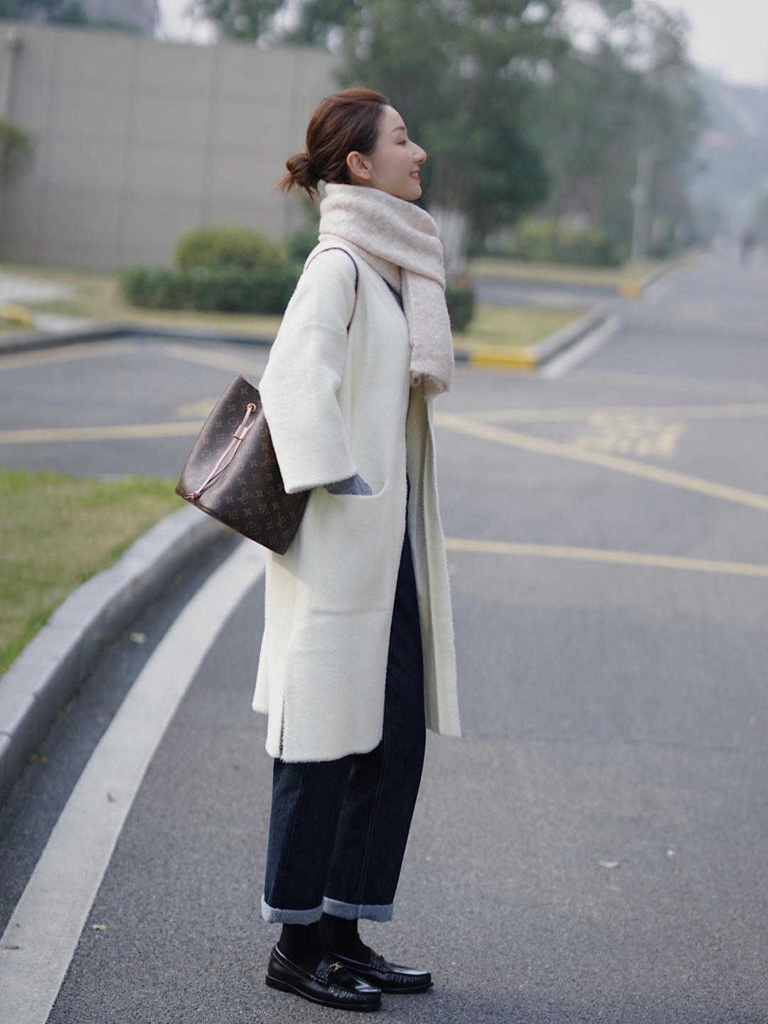 棉服 怪不得这么多人喜欢穿直筒牛仔裤,论保暖百搭,没有长裤能超过它