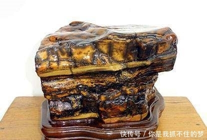 这条河里的石头真是太值钱了 很多石头都卖到上百万