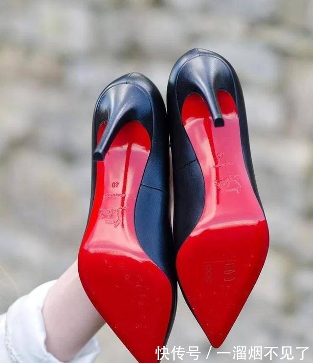 穿搭|职场女性的不二之选它能让你更出众!职场女性的不二之选它能让你更出众!