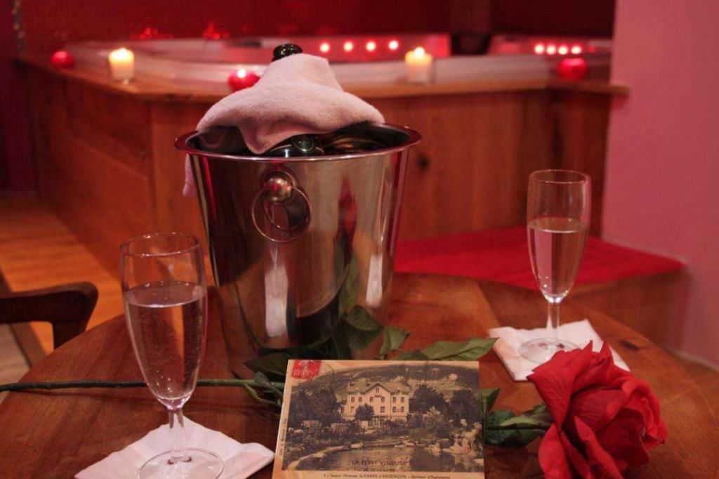 苏联|苏联都救不了的小国，1/10的女性失足，刚被赎走又转身重操旧业