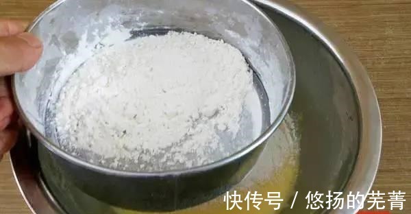 两分钟学一道美食,焦脆外壳软糯内心,好吃到无法用语言形容!