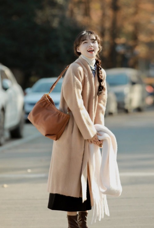 棕色大衣 棕色大衣烂大街?学博主这样搭配,158cm也能穿出强大气场!