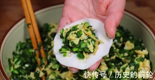 韭菜馅儿|包韭菜馅饺子,牢记“2放3不放”,韭菜翠绿不出水,鲜香又美味!