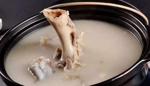 剖腹产|大学生妻子怀孕11个月还不生,医生强行剖腹产,娃出生后全家痛哭