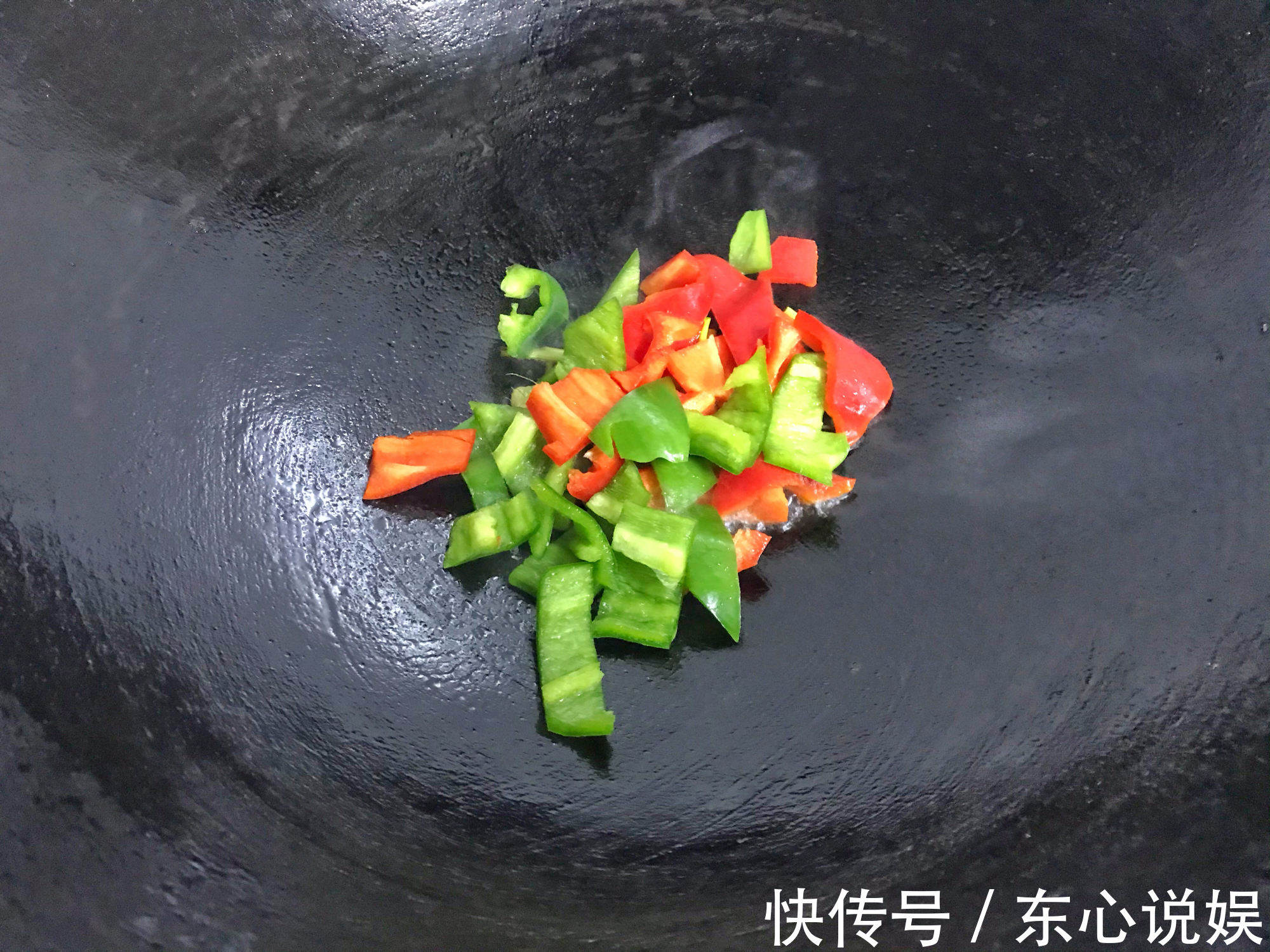 入味|年夜饭少不了的鱼，学会特色做法，酥香入味，简单好吃寓意好