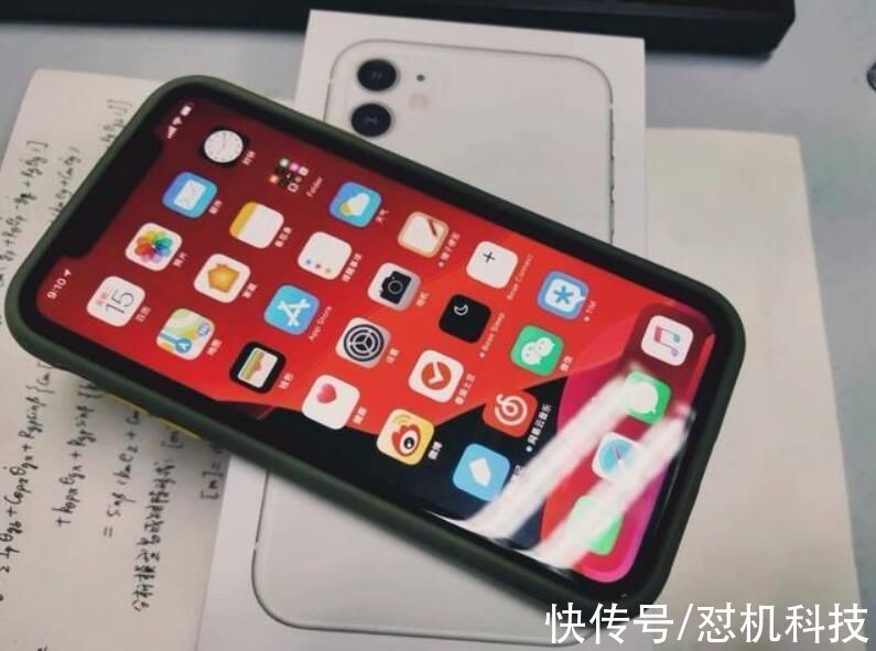 iphone|iPhone13持续热销，但我入手了iPhone11，究竟为啥？