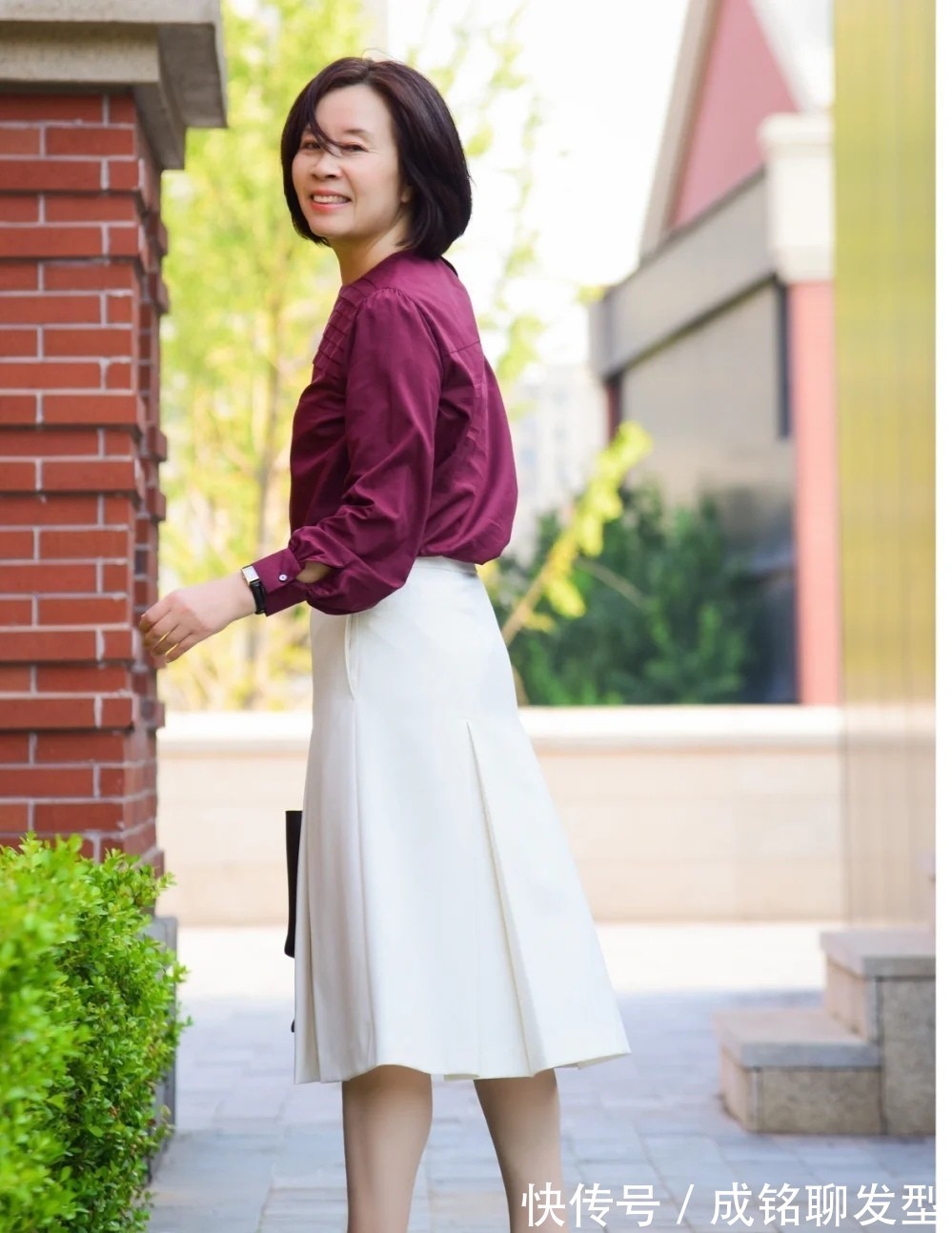 穿搭|50岁女人拒绝“妈妈装”,学学这几位博主的穿搭,文艺优雅显年轻