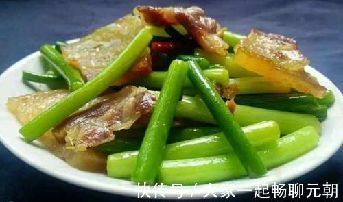 腌制|腊肉炒好嚼不动？下锅前多做2步，腊肉炒好又香又好嚼，不腻口