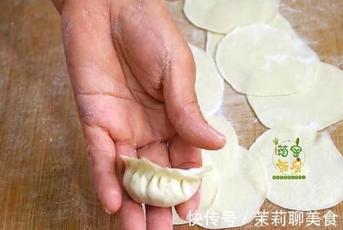 白菜|入秋后，这种饺子特好吃，皮薄馅鲜，好吃顶饱，怎么吃也不腻