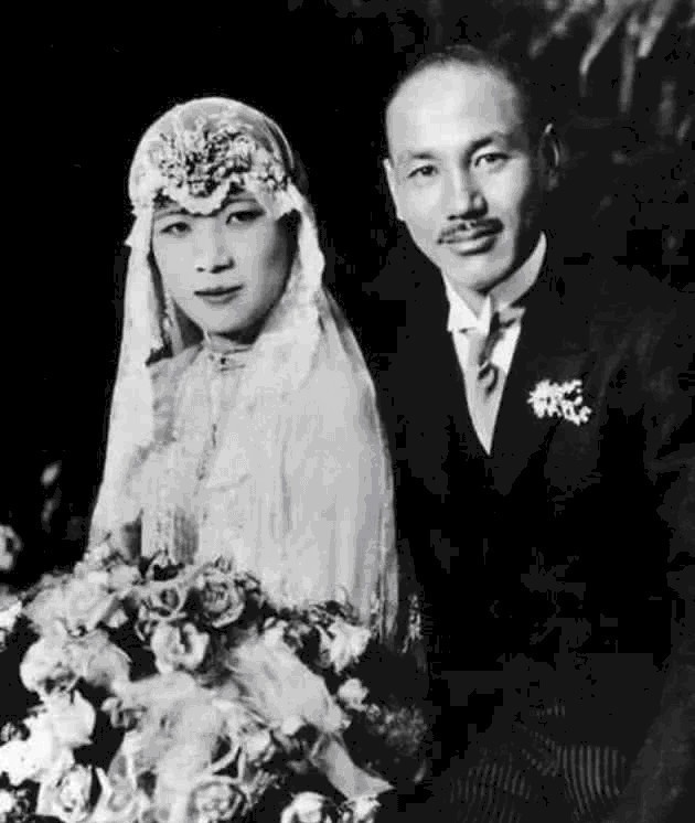 赫赫战功|此人因宋美龄终身未娶,抗战立下赫赫战功,97岁高龄去世遗言令人唏嘘