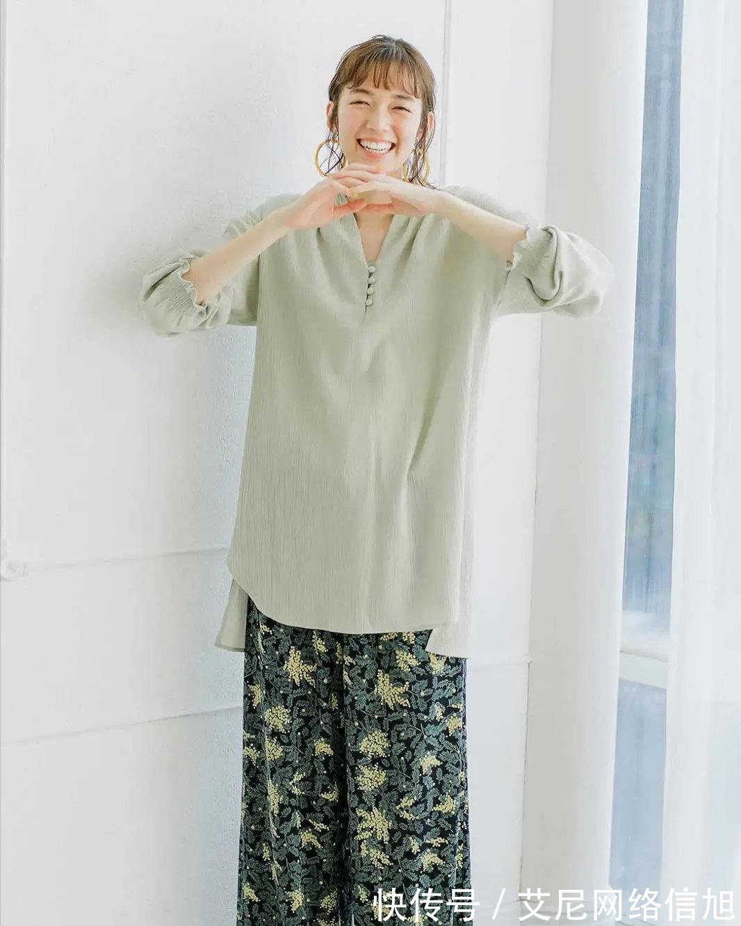 印花|凭什么她穿“大阔腿裤”美成画？日系文艺派的疗愈穿搭，从没失望